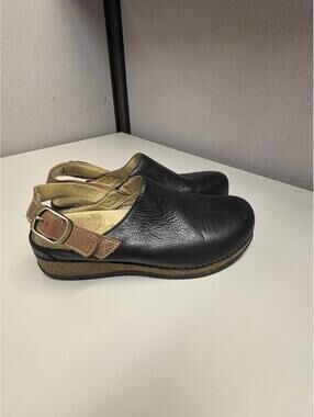 Dansko Women's Merrin Black Leather Clog Mule Size 40